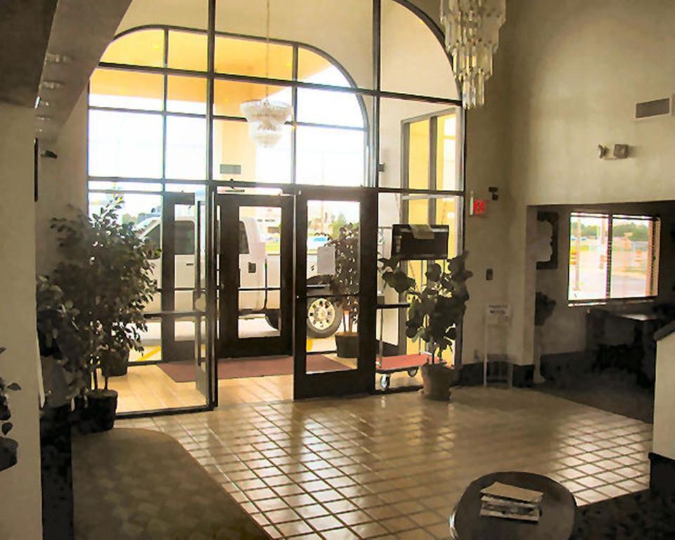 Brentwood Inn & Suites Hobbs Buitenkant foto