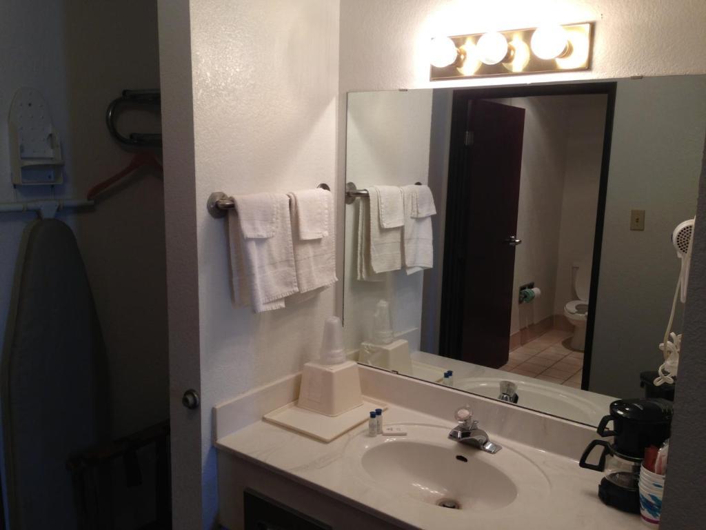 Brentwood Inn & Suites Hobbs Buitenkant foto
